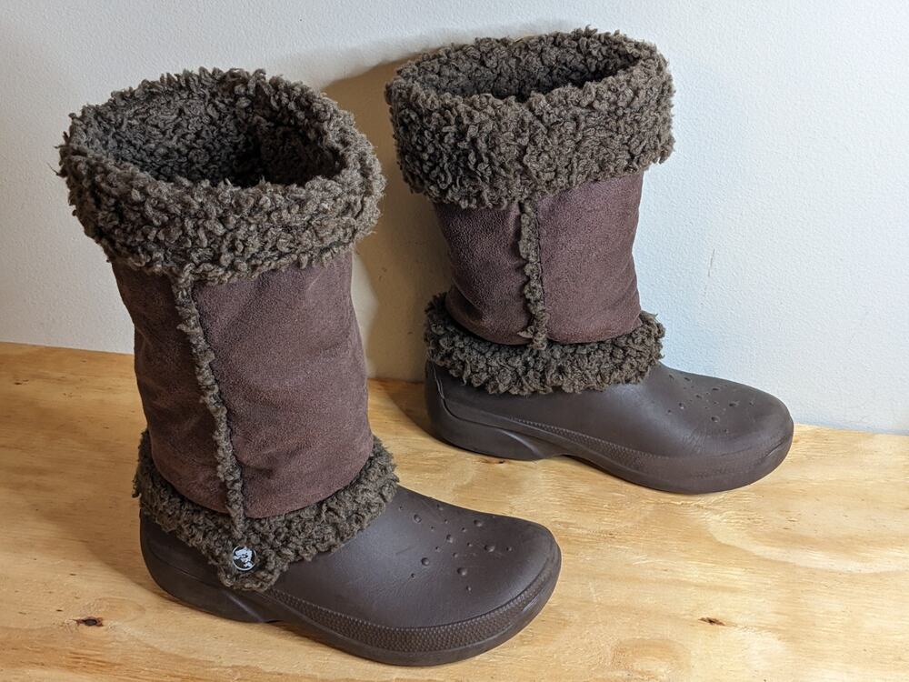Crocs Womens Nadia Brown Sherpa Faux Fur Lined Boot Size 7